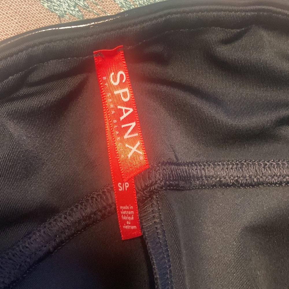 SPANX NWT Faux Patent Leather Leggings Black size small petite - Picture 7 of 9